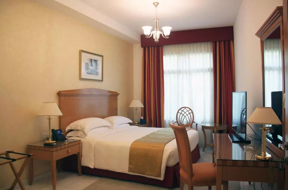 سوئیس اوتل المروج دبی ، زیما سفر